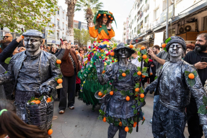 İzmir'de 25. Mandalina Şenliği üreticinin yüzünü güldürdü