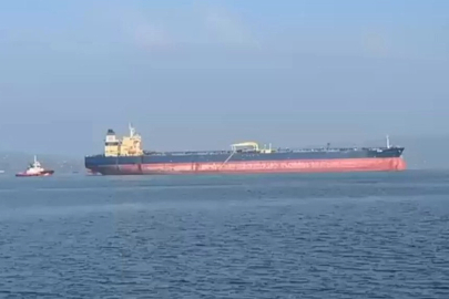 1915 Çanakkale Köprüsü önlerinde arızalanan tanker güvenli bölgeye çekildi